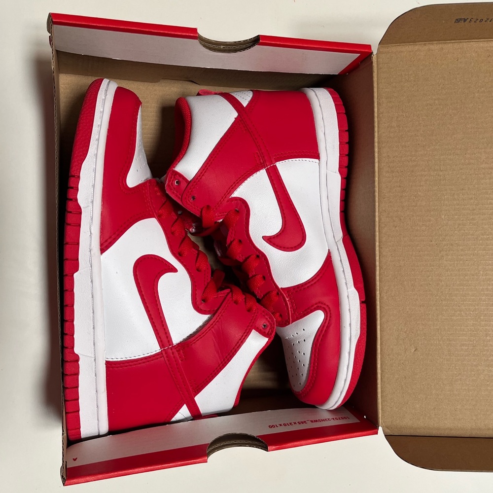 Nike Dunk High (GS) Championship Red Sneakers